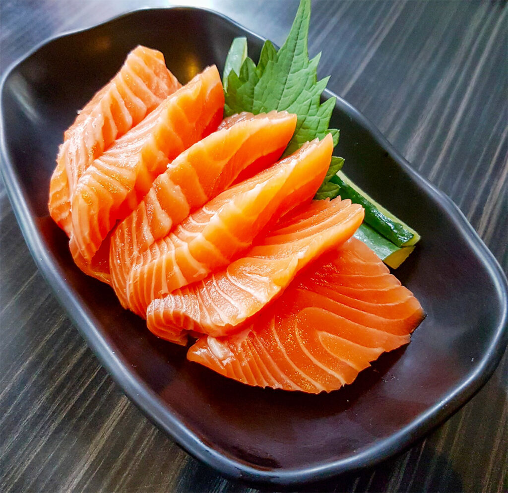 Chế biến Sashimi cá hồi chuẩn hương vị Nhật Bản cần lưu ý gì?