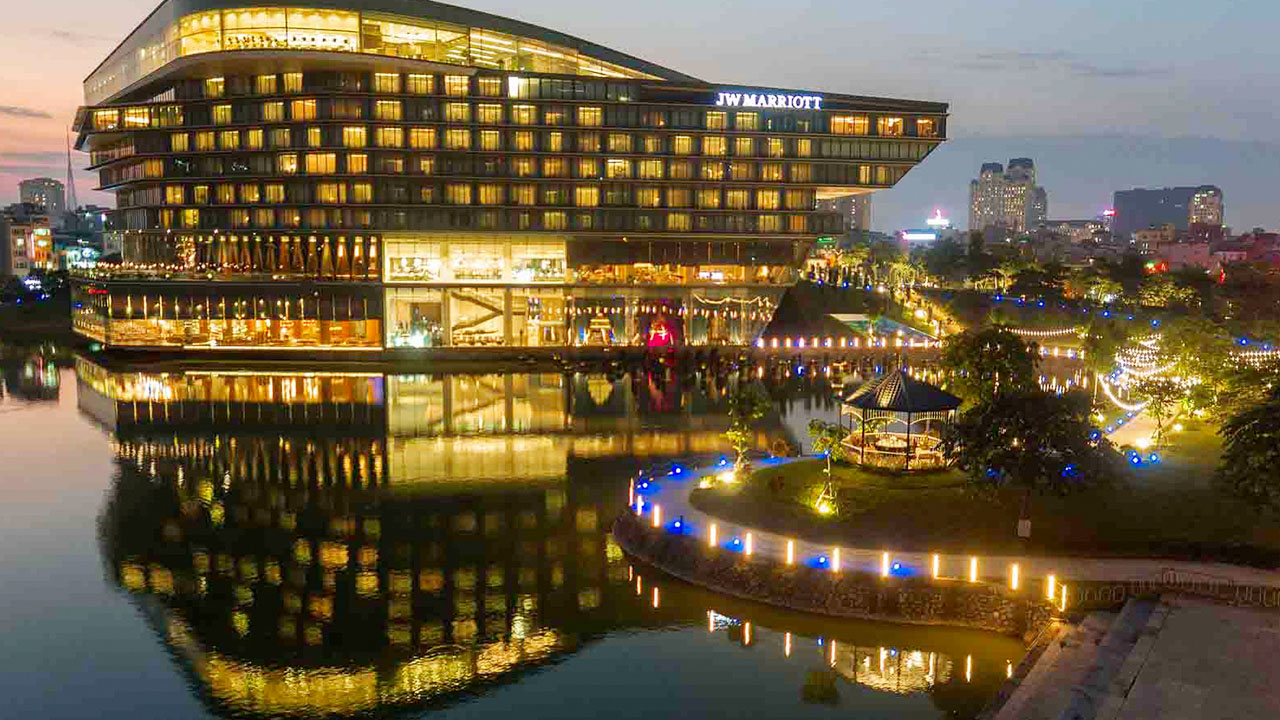 JW Marriott Hanoi lãng mạn về đêm